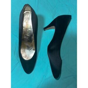 SALVATORE FERRAGAMO BLACK SATIN Heeled PUMPS 7.5N